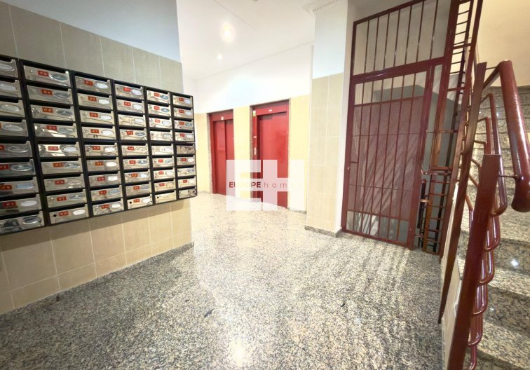 Resale - Apartment - Torrevieja - Parque De Las Naciones