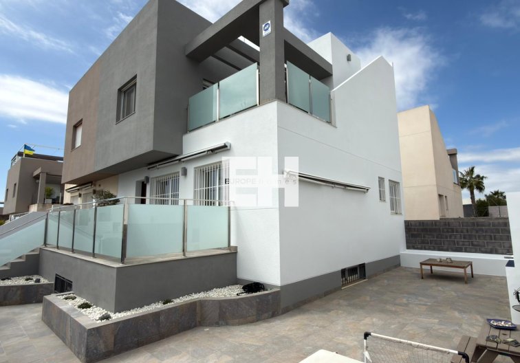 Segunda mano - villa - Torrevieja - Costa Blanca