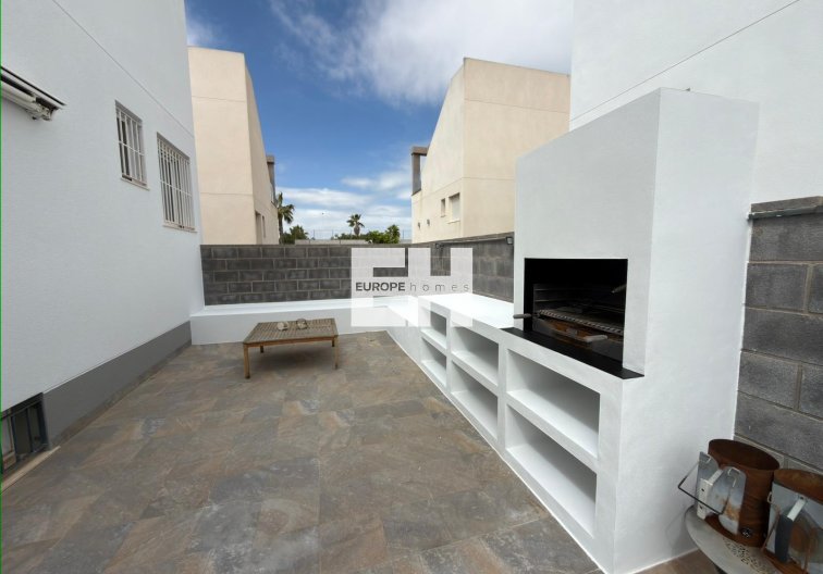 Segunda mano - villa - Torrevieja - Costa Blanca