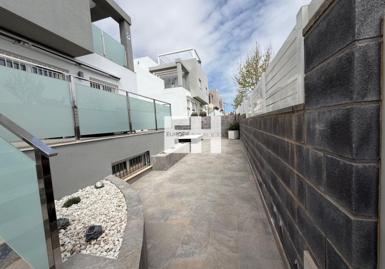 Segunda mano - villa - Torrevieja - Costa Blanca