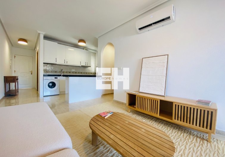 Resale - Apartment - Villamartin - Costa Blanca