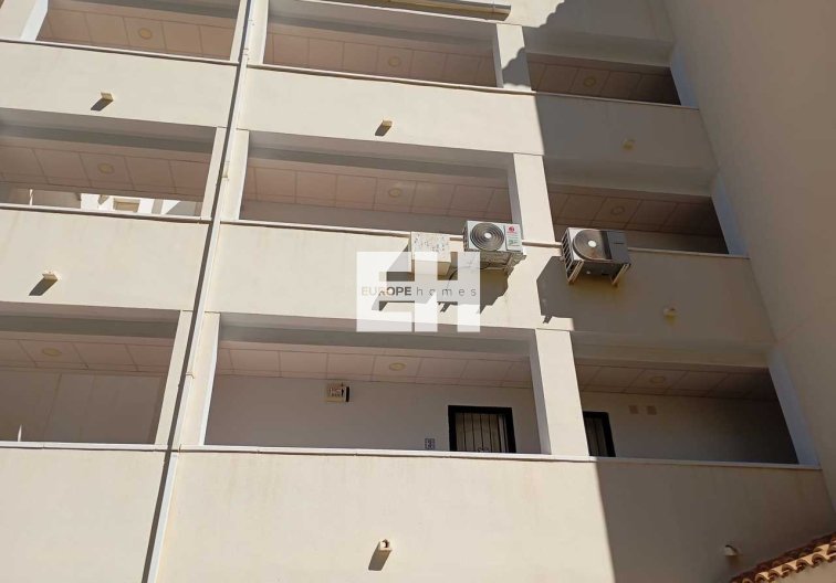 Resale - Apartment - Villamartin - Costa Blanca