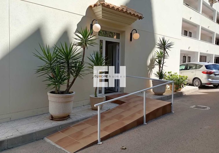 Resale - Apartment - Villamartin - Costa Blanca