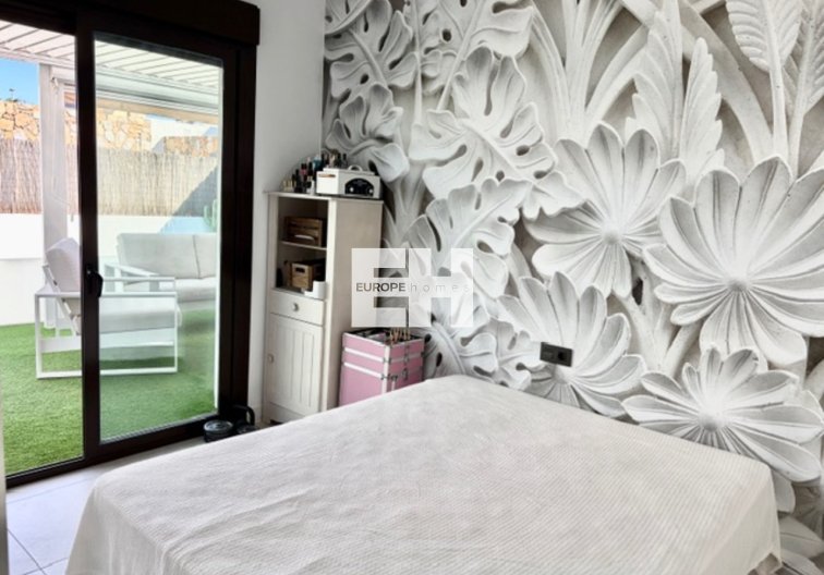 Segunda mano - villa - Cabo Roig - Costa Blanca