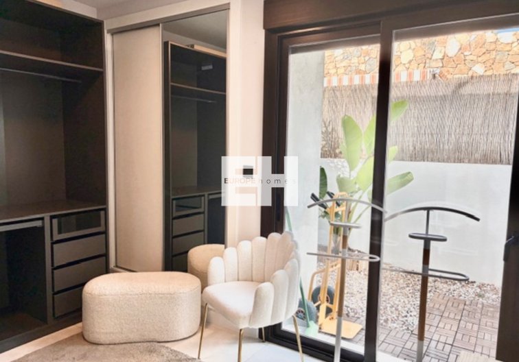 Segunda mano - villa - Cabo Roig - Costa Blanca