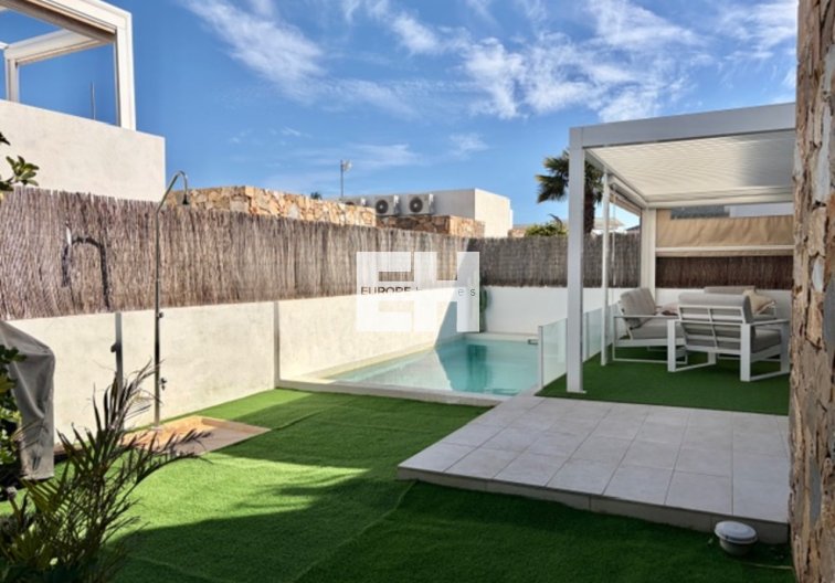 Segunda mano - villa - Cabo Roig - Costa Blanca