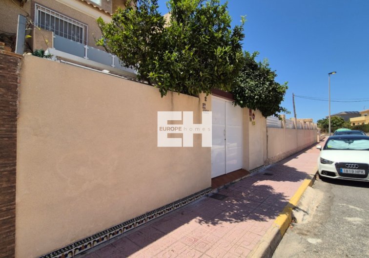 Resale - town house - Torrevieja - Costa Blanca