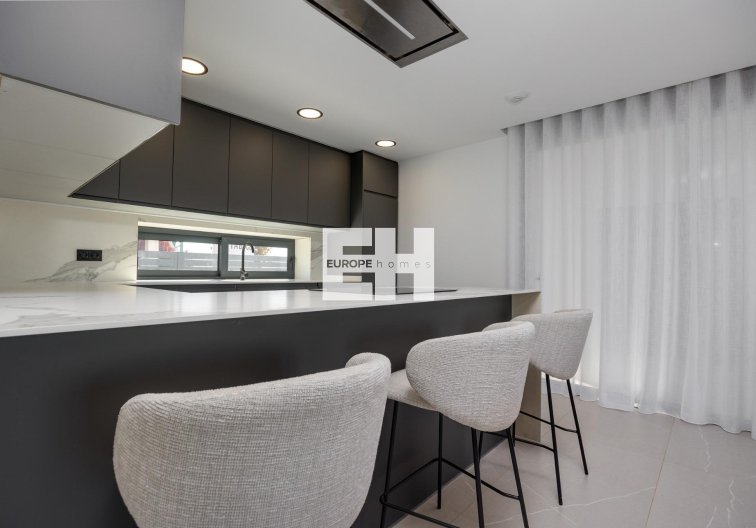 Obra Nueva - villa - Torrevieja - Sector 25