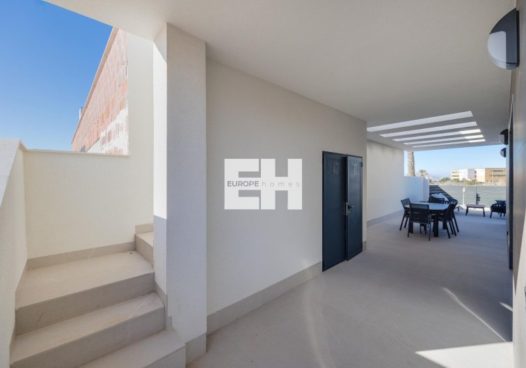 Obra Nueva - villa - Torrevieja - Sector 25