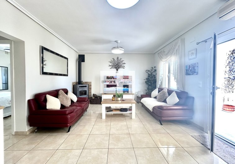 Resale - villa - Villamartin - Costa Blanca