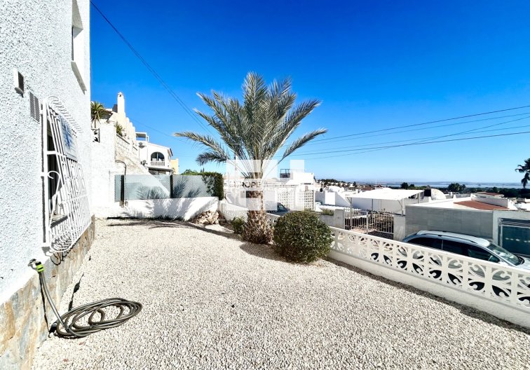 Resale - villa - Villamartin - Costa Blanca