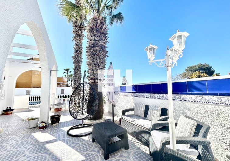 Resale - villa - Villamartin - Costa Blanca