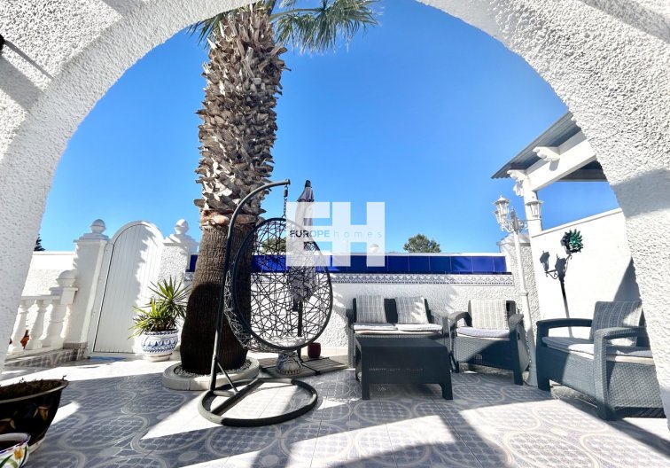 Resale - villa - Villamartin - Costa Blanca