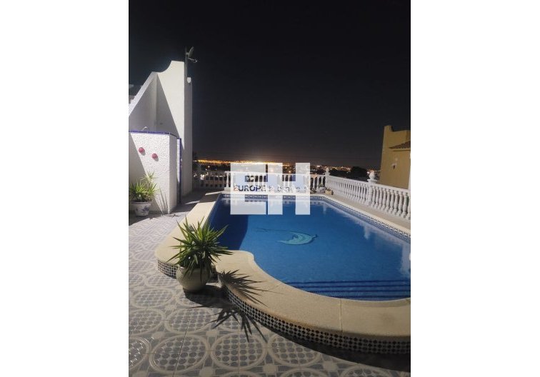 Resale - villa - Villamartin - Costa Blanca