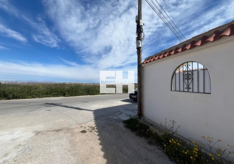 Resale - Bungalow - Torrevieja - La Siesta - El Salado - Torreta