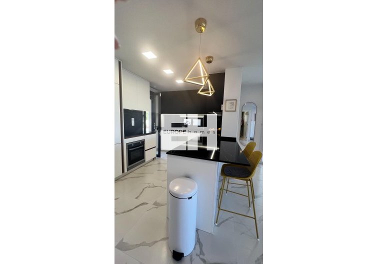 Segunda mano - Apartamento  - San Miguel de Salinas - Bellavista