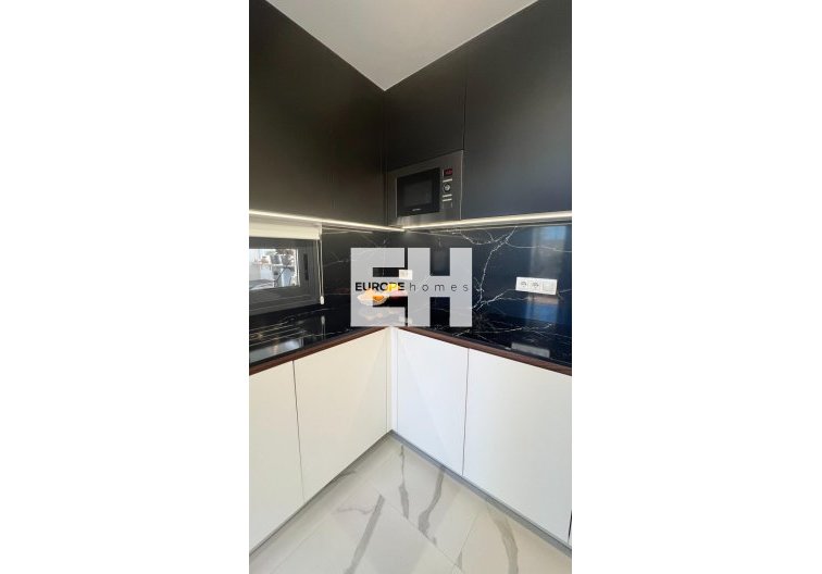 Segunda mano - Apartamento  - San Miguel de Salinas - Bellavista