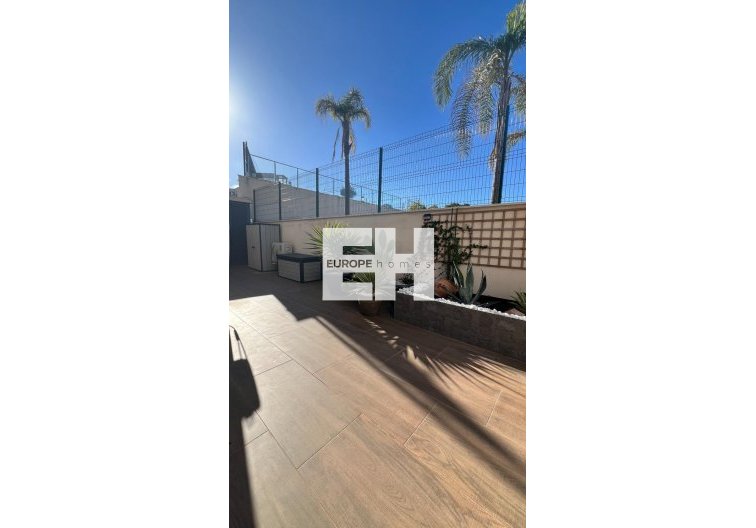 Segunda mano - Apartamento  - San Miguel de Salinas - Bellavista