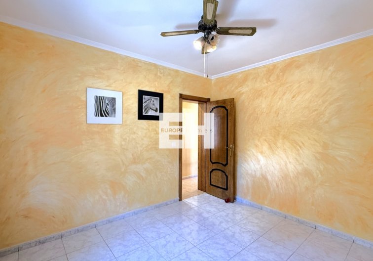 Resale - villa - Pilar de la Horadada - Costa Blanca