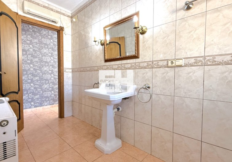 Resale - villa - Pilar de la Horadada - Costa Blanca