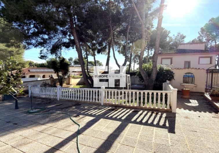 Resale - villa - Pilar de la Horadada - Costa Blanca