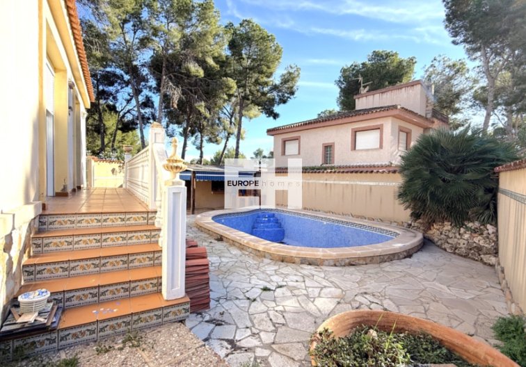 Resale - villa - Pilar de la Horadada - Costa Blanca