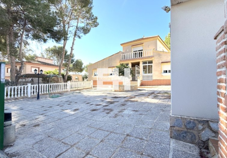 Resale - villa - Pilar de la Horadada - Costa Blanca