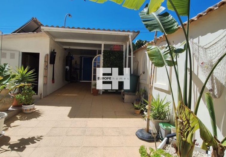 Revente - villa - Orihuela Costa - Costa Blanca