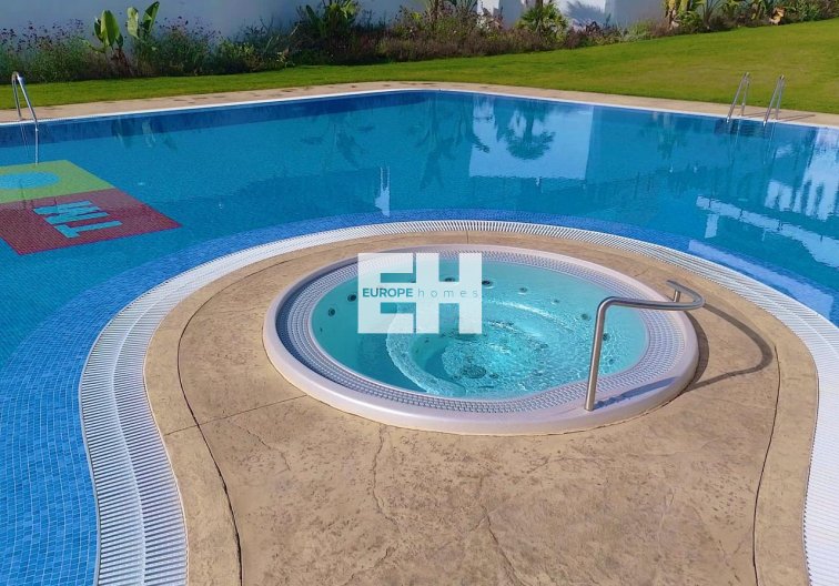 Resale - Apartment - Villamartin - Costa Blanca