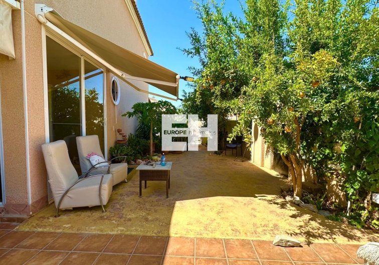 Wiederverkauf - villa - Orihuela Costa - La Regia