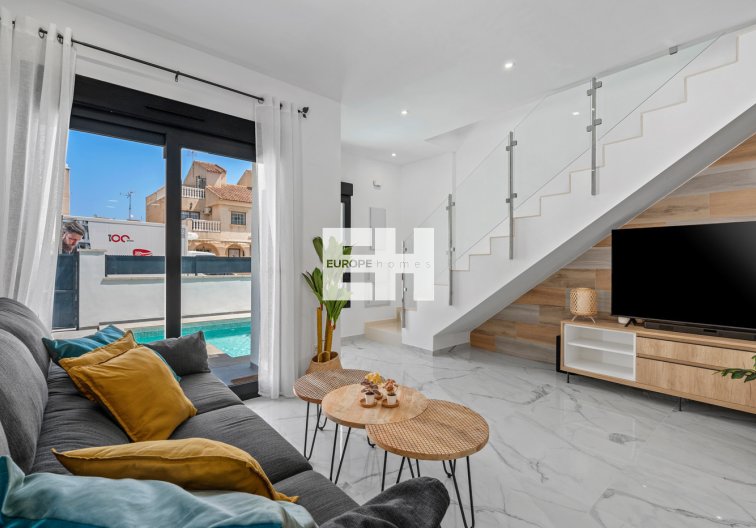 Resale - villa - Torrevieja - Costa Blanca
