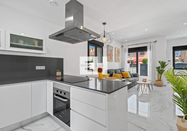 Resale - villa - Torrevieja - Costa Blanca