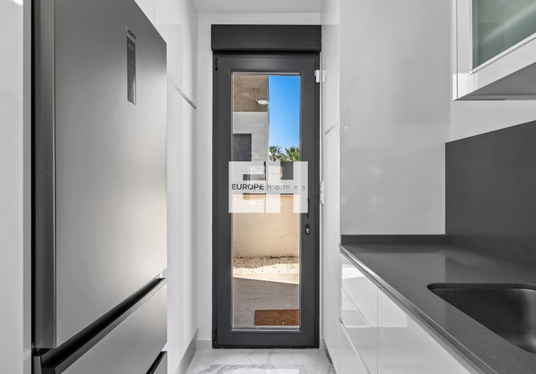 Resale - villa - Torrevieja - Costa Blanca