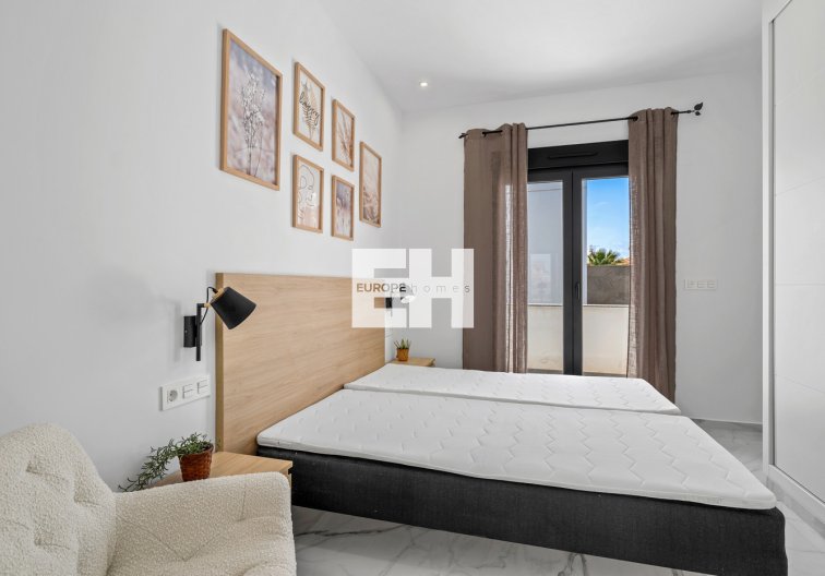 Resale - villa - Torrevieja - Costa Blanca
