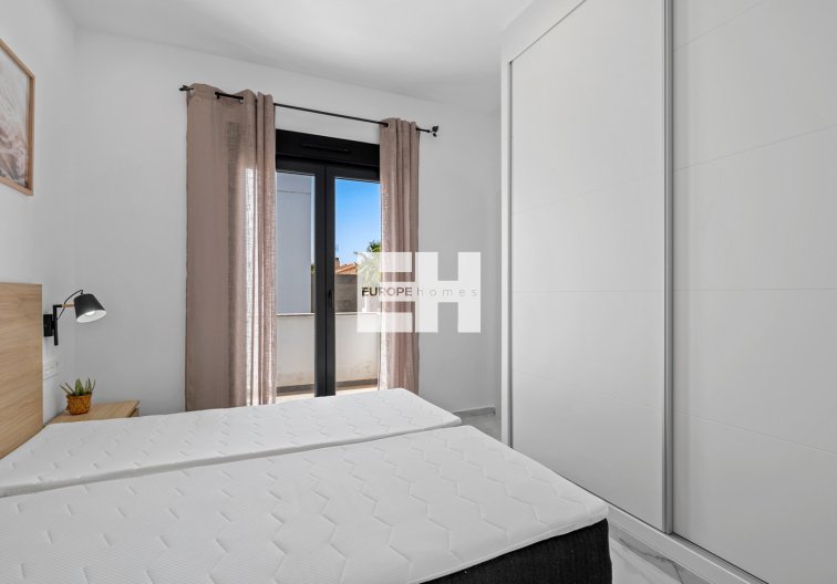 Resale - villa - Torrevieja - Costa Blanca