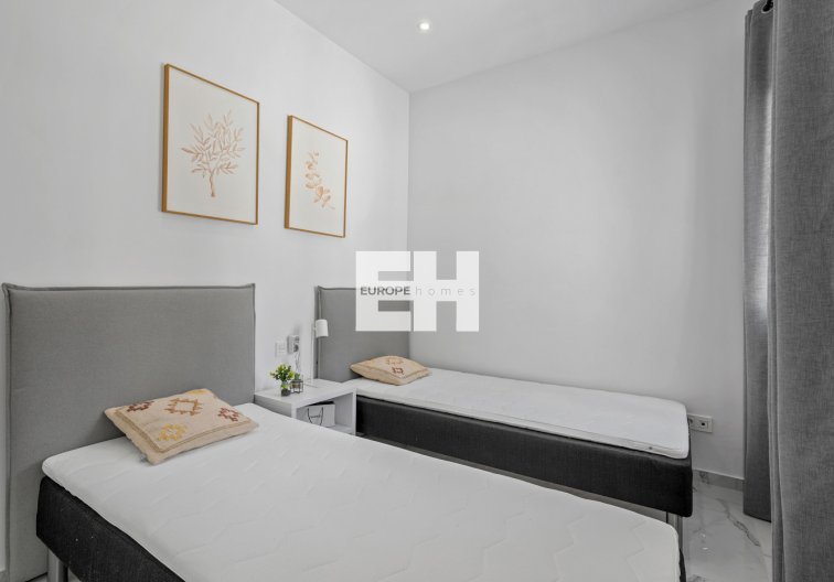 Resale - villa - Torrevieja - Costa Blanca