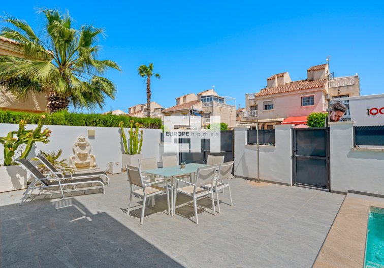 Resale - villa - Torrevieja - Costa Blanca