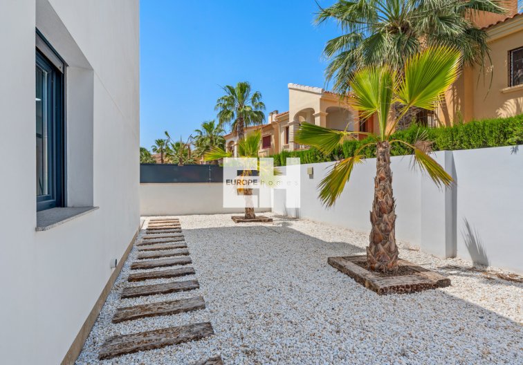 Resale - villa - Torrevieja - Costa Blanca
