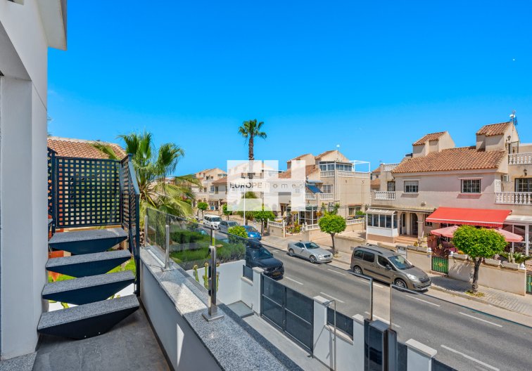 Resale - villa - Torrevieja - Costa Blanca