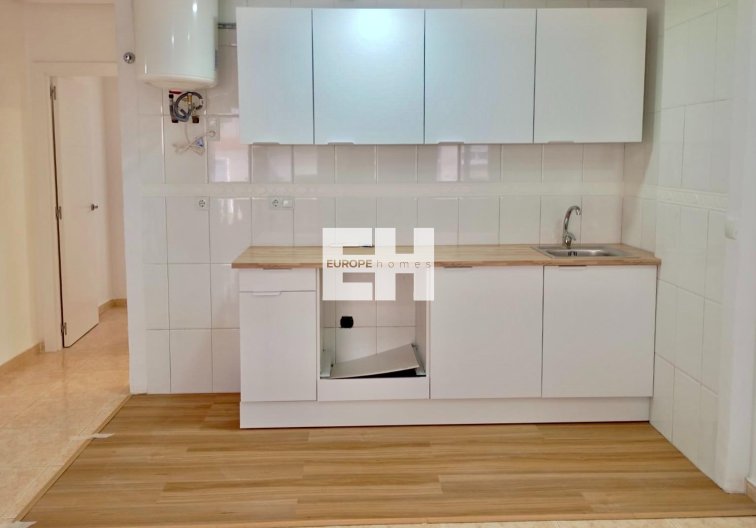 Wiederverkauf - Wohnung - Torrevieja - Centro
