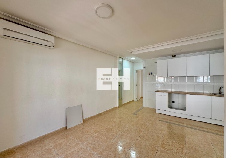 Wiederverkauf - Wohnung - Torrevieja - Centro