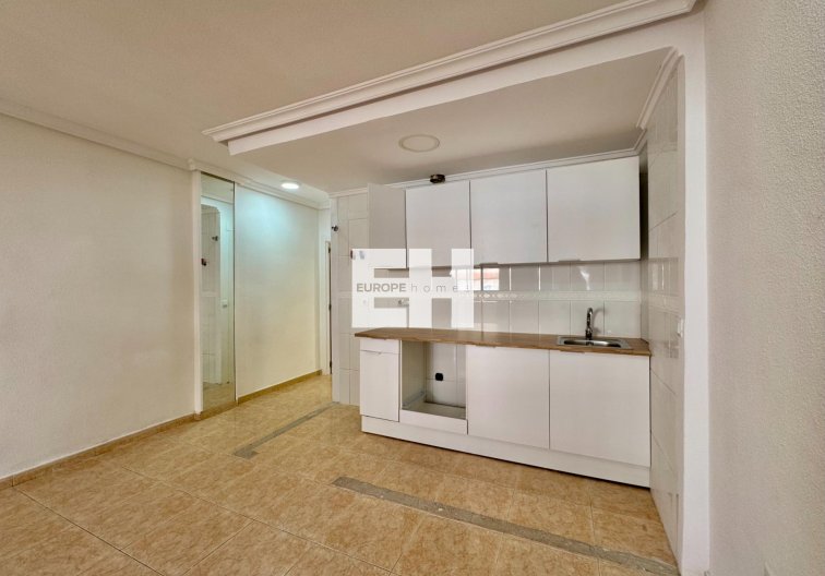 Wiederverkauf - Wohnung - Torrevieja - Centro