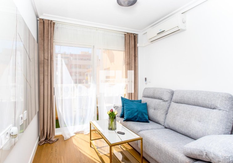 Wiederverkauf - Wohnung - Torrevieja - Centro