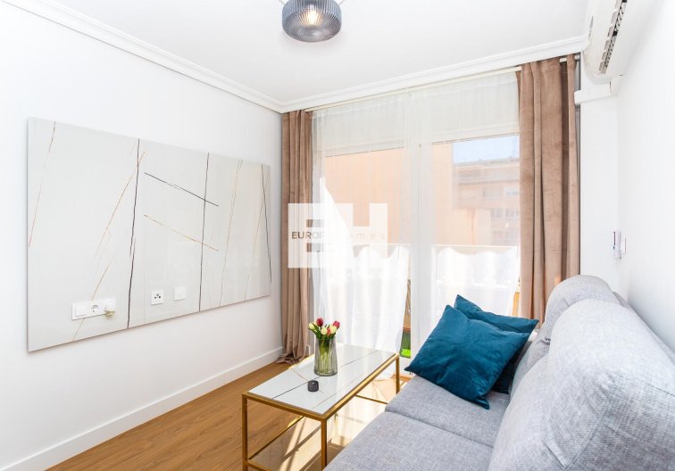 Wiederverkauf - Wohnung - Torrevieja - Centro