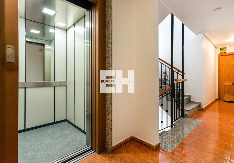 Wiederverkauf - Wohnung - Torrevieja - Centro