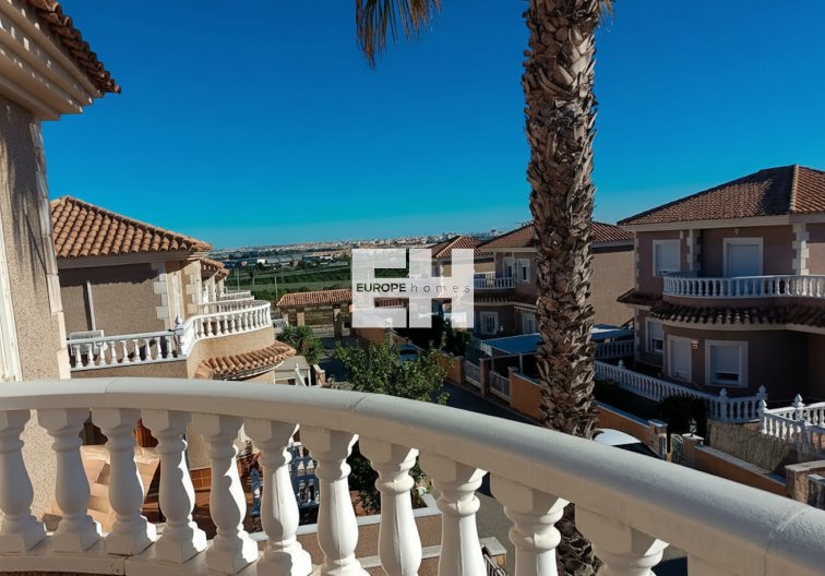 Herverkoop - villa - Los Balcones - Costa Blanca