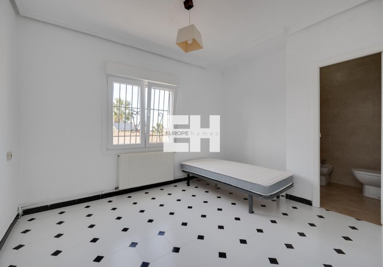Wiederverkauf - villa - Torrevieja - La Siesta - El Salado - Torreta