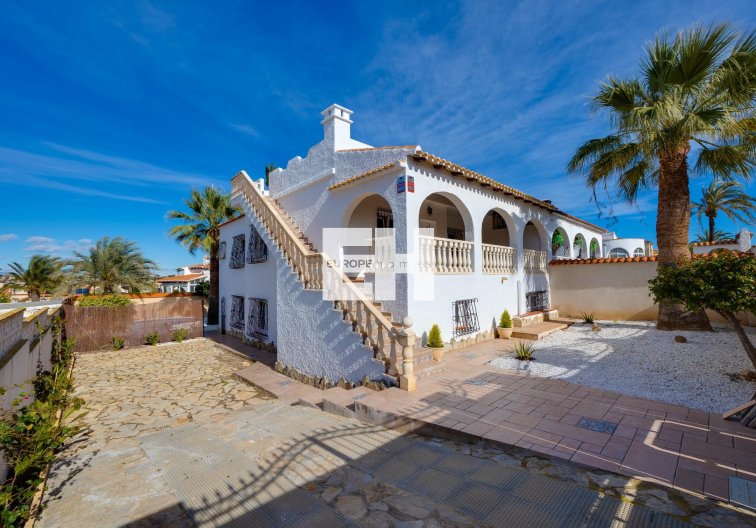 Wiederverkauf - villa - Torrevieja - La Siesta - El Salado - Torreta