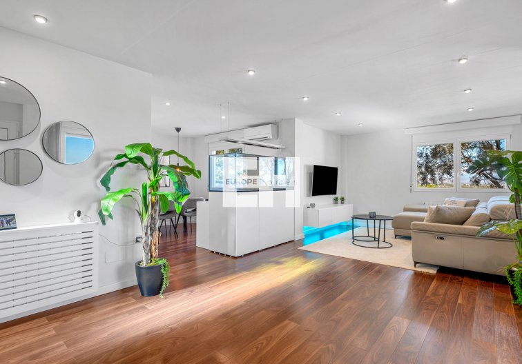 Revente - villa - Ciudad De Las Comunicaciones - Costa Blanca