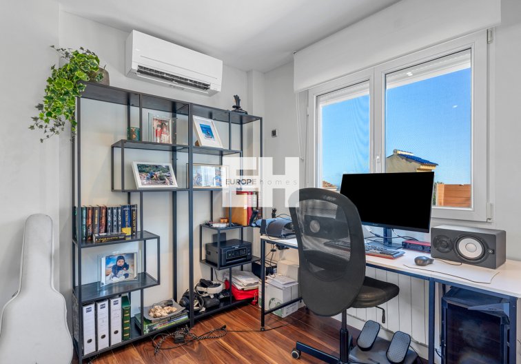 Revente - villa - Ciudad De Las Comunicaciones - Costa Blanca